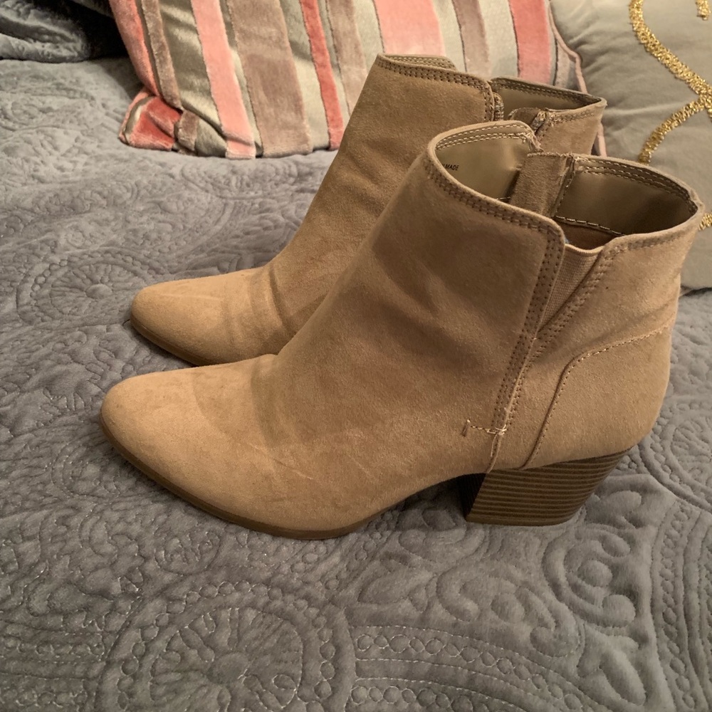 Boots - Picture 2 of 3